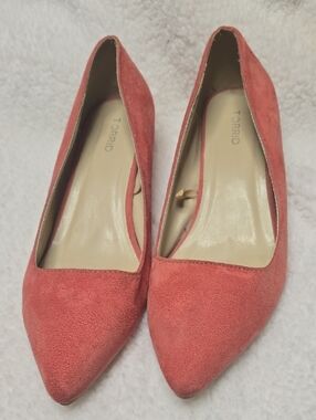 torrid Coral Suede Pointed-Toe Flats